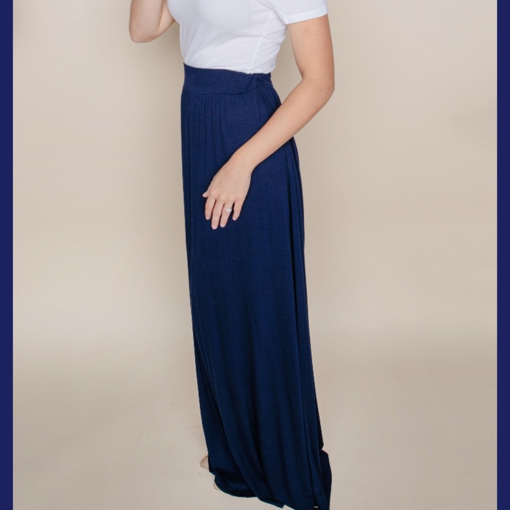 Mesa Maxi Skirt (navy blue)